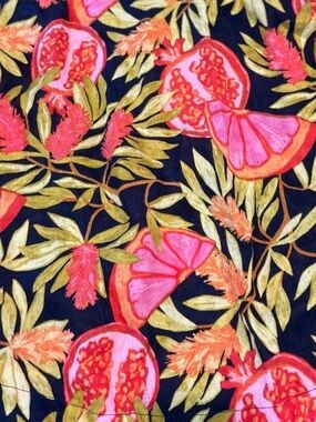 C&C California Black Linen Tropical Pomegranate Top 1X